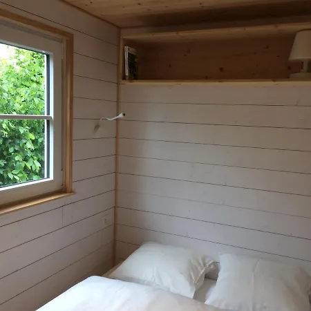 La Roulotte Du Domaine Du Bois De Graux Landhaus Lesve