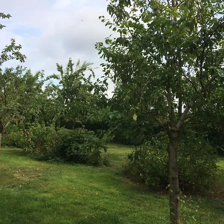 カントリーハウス La Roulotte Du Domaine Du Bois De Graux Lesve